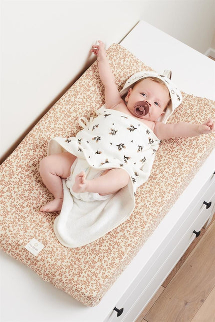Noppies Badcape Baby Wikkelbaar Blooming Clover Badstof Jet Stream koop je bij Babywinkel