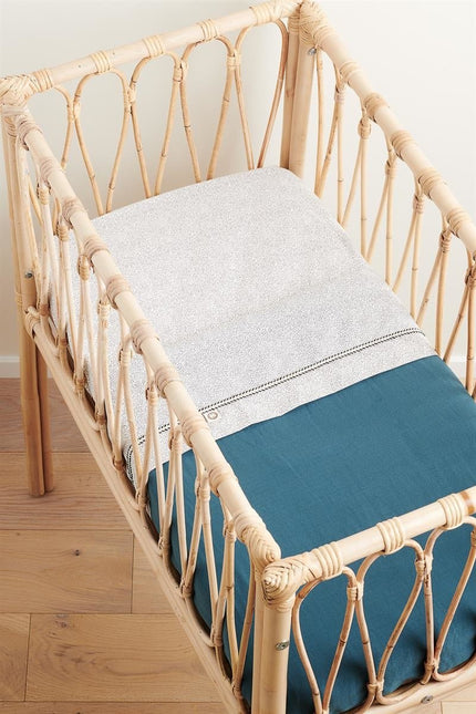 Noppies Wiegdeken Gevuld Mousseline Omkeerbaar Puritan Gray 75x100cm koop je bij Babywinkel