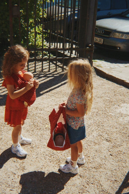 Poppen draagtas Fraise Dot koop je bij Babywinkel