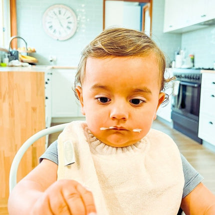 Silly Billyz Slabbetje Large White Sand koop je bij Babywinkel