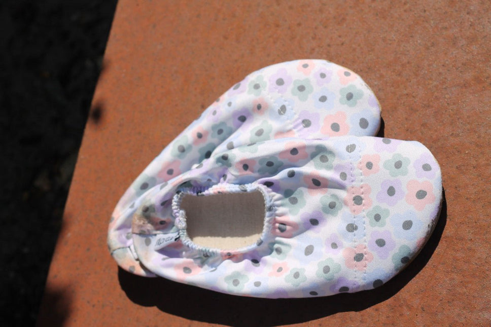 Slipstop Waterschoentjes Flower Colorful Girls koop je bij Babywinkel