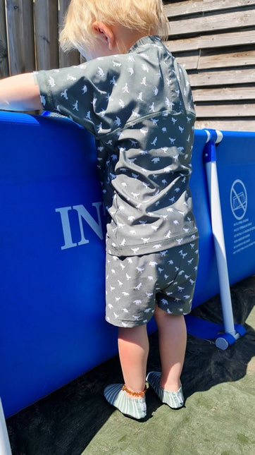 Slipstop UV Shirt Dino Green koop je bij Babywinkel