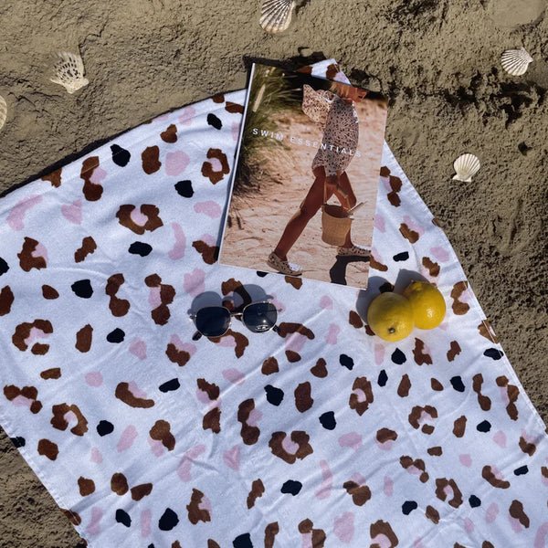 Swim Essentials Strandlaken Luipaard 135X65Cm koop je bij Babywinkel