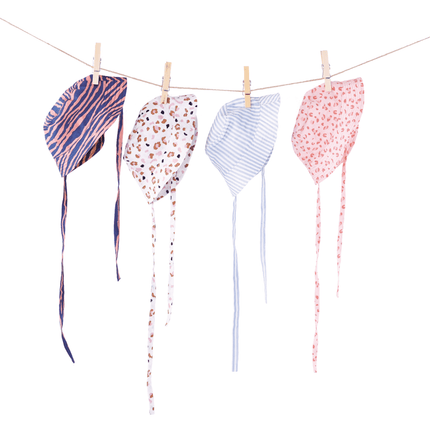 Swim Essentials Zonnehoedje Baby Strepen Lichtblauw koop je bij Babywinkel