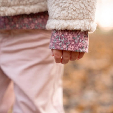 Little Dutch Baby Vestje Teddy Sand Bloemen koop je bij Babywinkel