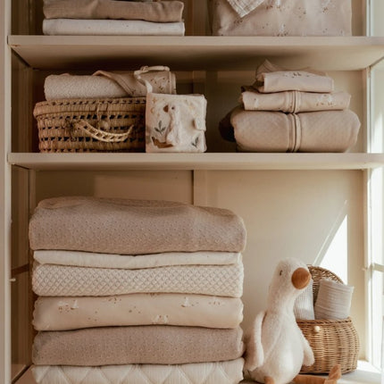 Little Dutch Wiegdeken Pure Soft Beige Gebreid koop je bij Babywinkel